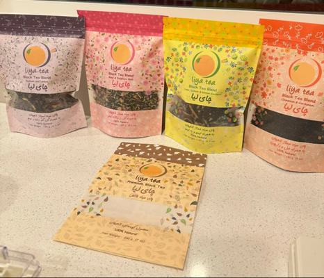Эко-перерабатываемые по заказу перезагружаемые Ziplock пищевые бумаги Kraft Stand Up Pouches Black Tea Packaging Bags с окном